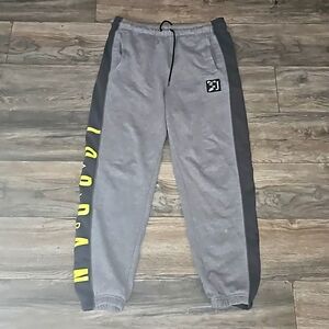 Air Jordan joggers neon green logo gray pockets 💚 M/L slim fit M23 (bb Bin)